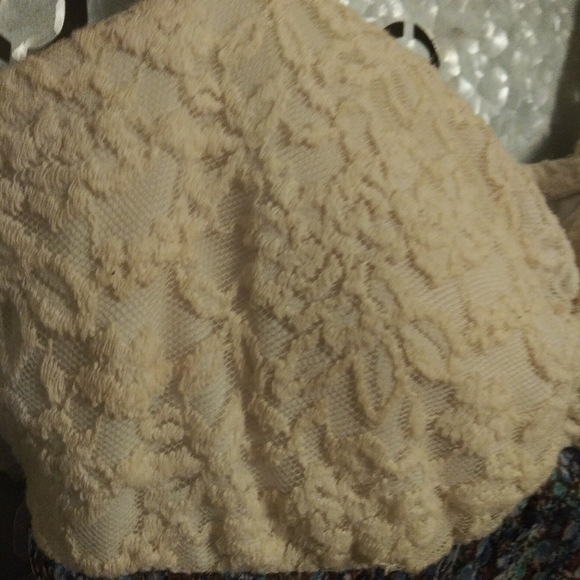 Lace top - Picture 3 of 5